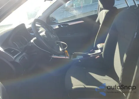 2018 Nissan Sentra S z USA, uszkodzony, nr VIN 3N1AB7AP9JY322956